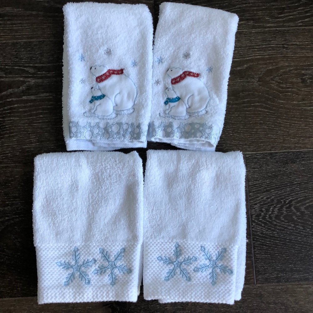 Set of 4 fingertip towels:  polar bear ❄️ ❄️
